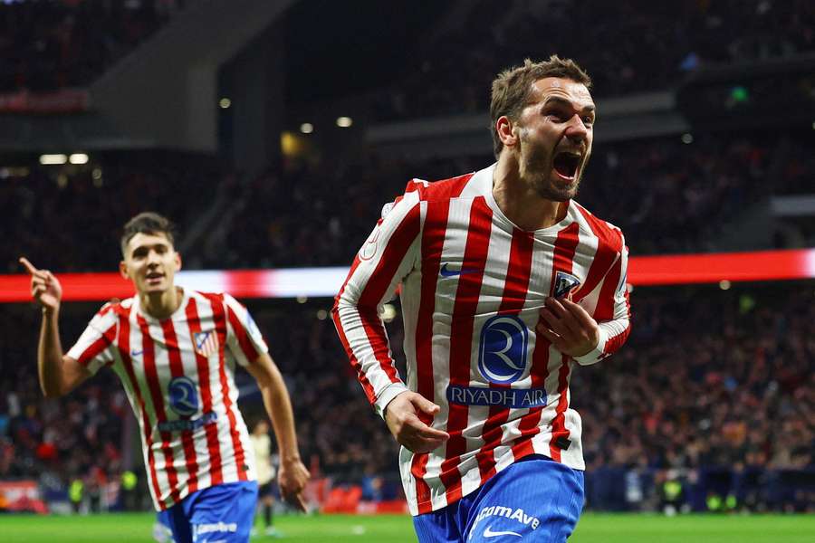 Griezmann (r.) jubelt über den zweiten Treffer für Atléti