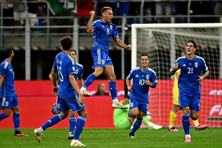Frattesi sărbătorește un gol la echipa națională