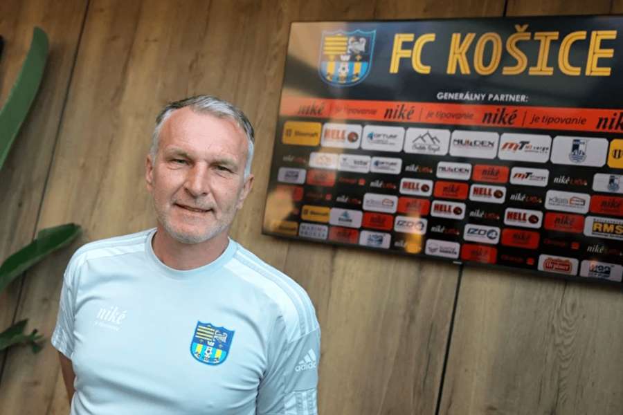 Košice vede český trenér Roman Skuhravý.