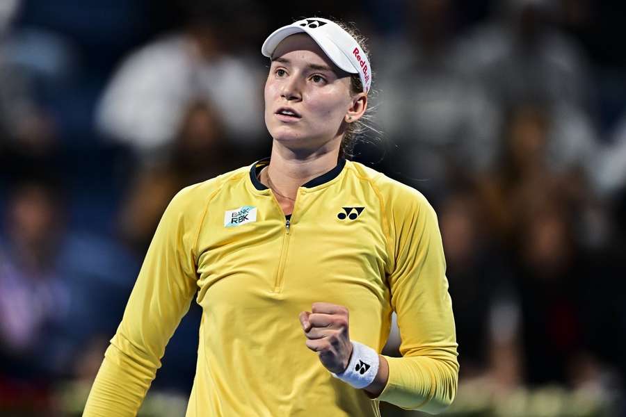 Jelena Rybakinová letos vyhrála už 14 zápasů.