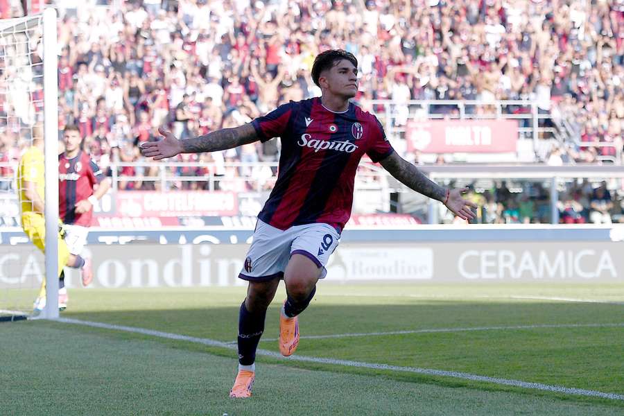 Santiago Castro nastartoval obrat Boloni proti Janovu vyrovnávacím gólem.