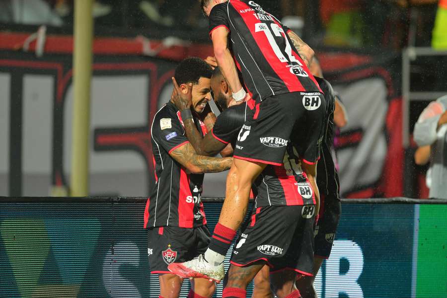 Vitória visita o Vasco para defender escrita positiva e repetir feito de 2010