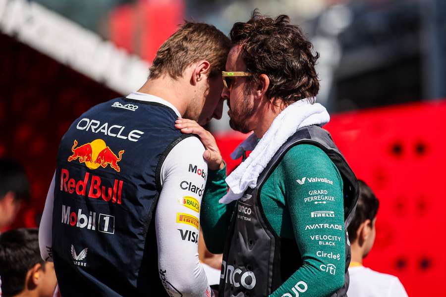 Verstappen e Alonso ficaram entre os 10 melhores pilotos 
