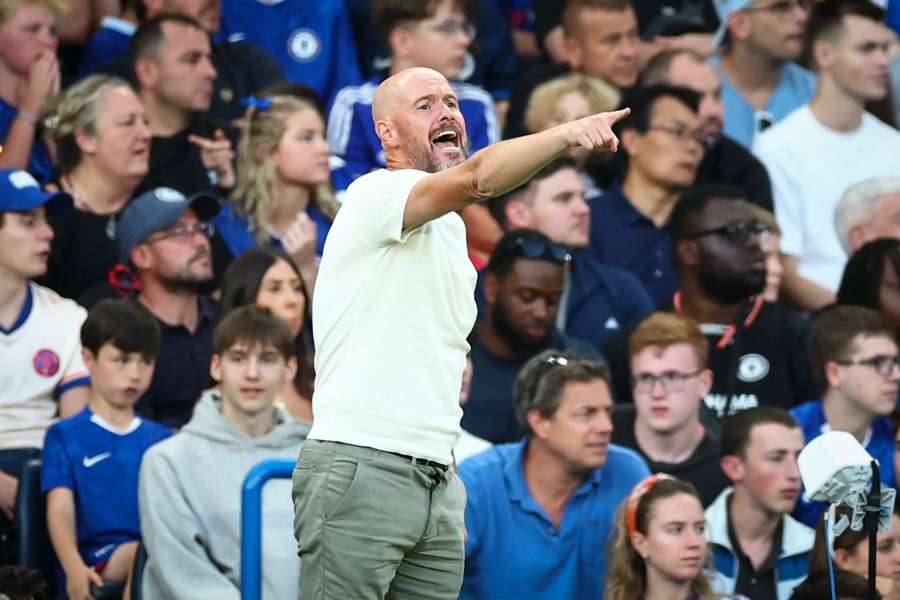 El entrenador del Bayer Leverkusen, Erik ten Hag, durante el amistoso del domingo contra el Chelsea.
