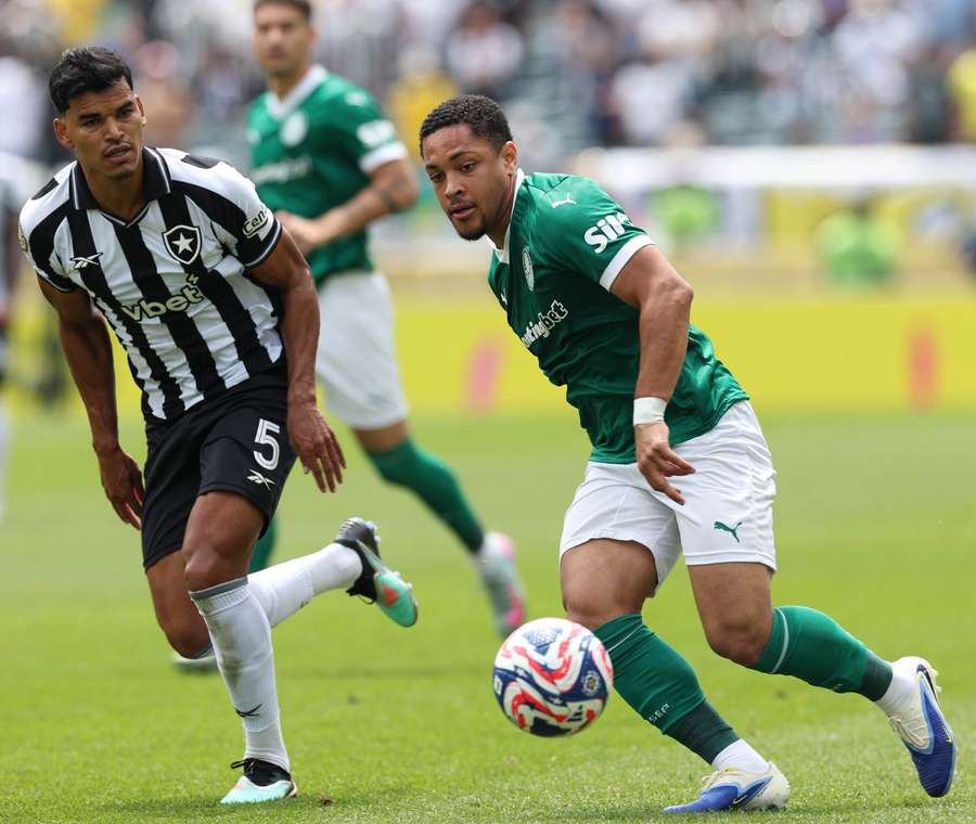 Vitor Roque segue sem marcar na Copa do Mundo de Clubes Vitor Roque segue sem marcar na Copa do Mundo de Clubes