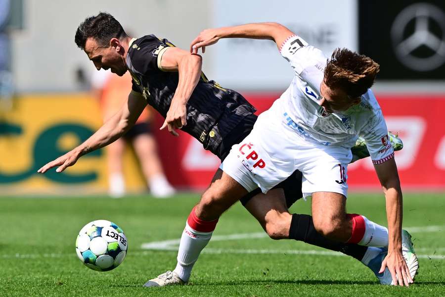 Hradec Králové přivítal na úvod ligy Pardubice.
