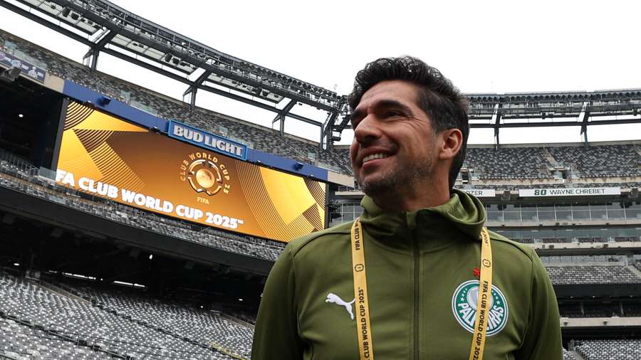 Abel Ferreira mostrou preocupação pelo relvado Abel Ferreira mostrou preocupação pelo relvado