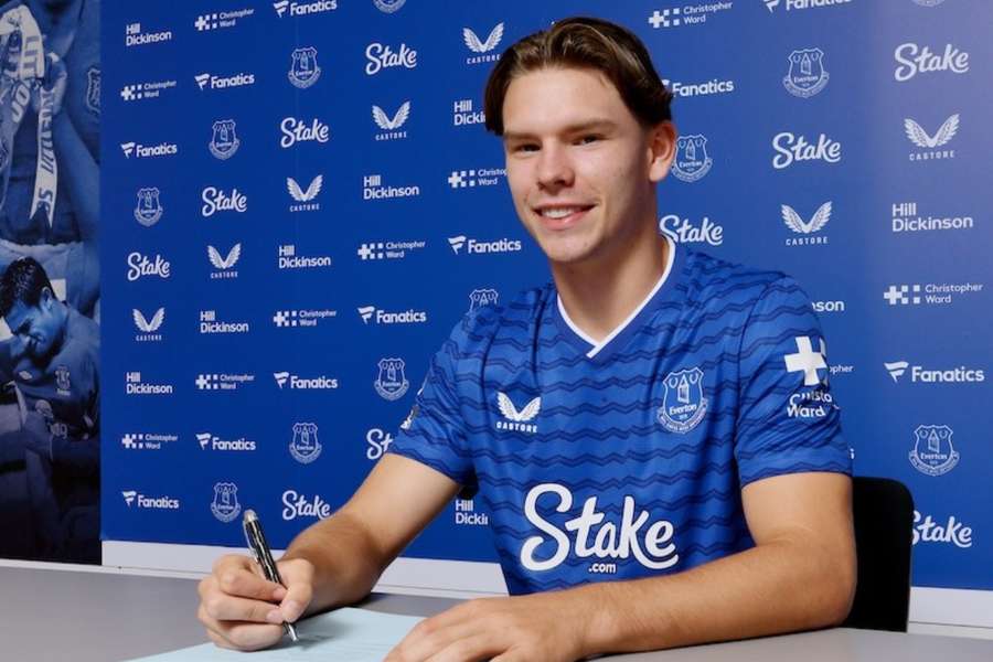 Dibling je druhým najdrahším hráčom histórie Evertonu. 