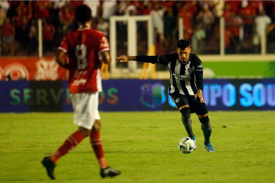Botafogo fez o gol da classificação no "apagar das luzes"