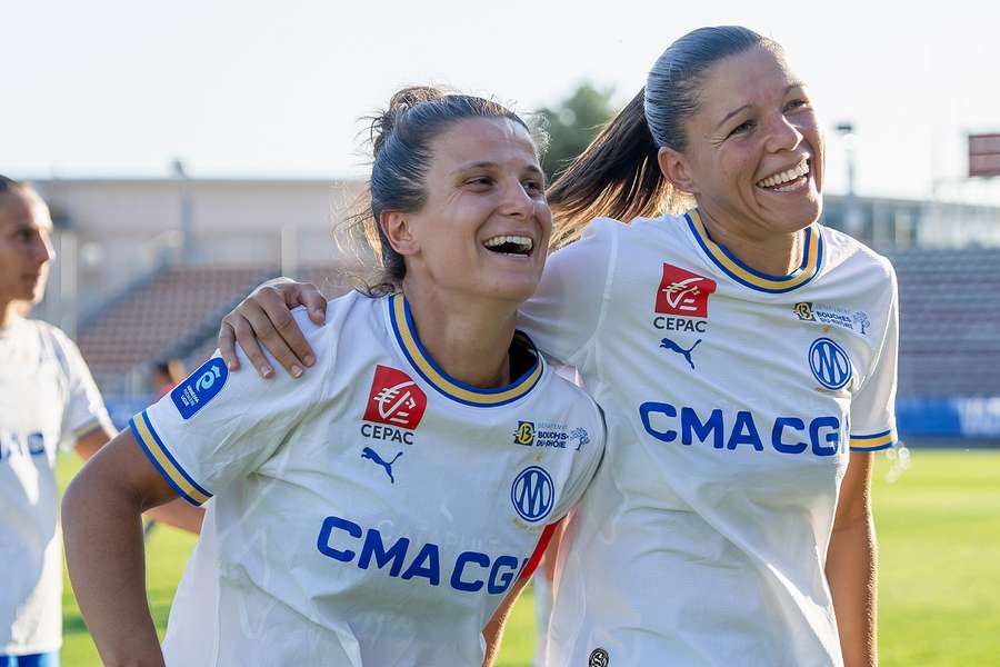 Mathilde Bourdieu et Maureen Cosson, les deux nouvelles co-capitaines de l'OM Mathilde Bourdieu et Maureen Cosson, les deux nouvelles co-capitaines de l'OM