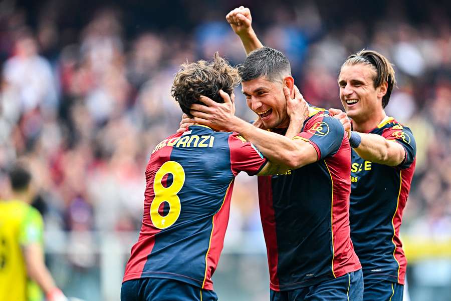 Úvodní duel nedělního programu zvládl lépe Janov. Úvodní duel nedělního programu zvládl lépe Janov.