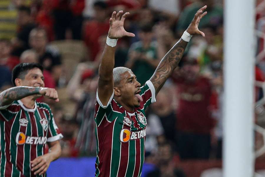 John Kennedy fechou o marcador para o Fluminense contra o Al-Ahly