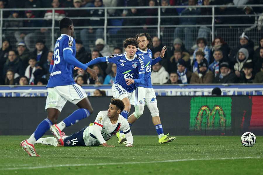 Strasbourg set price as Prem clubs target ex-Chelsea wing-back Moreira Strasbourg set price as Prem clubs target ex-Chelsea wing-back Moreira