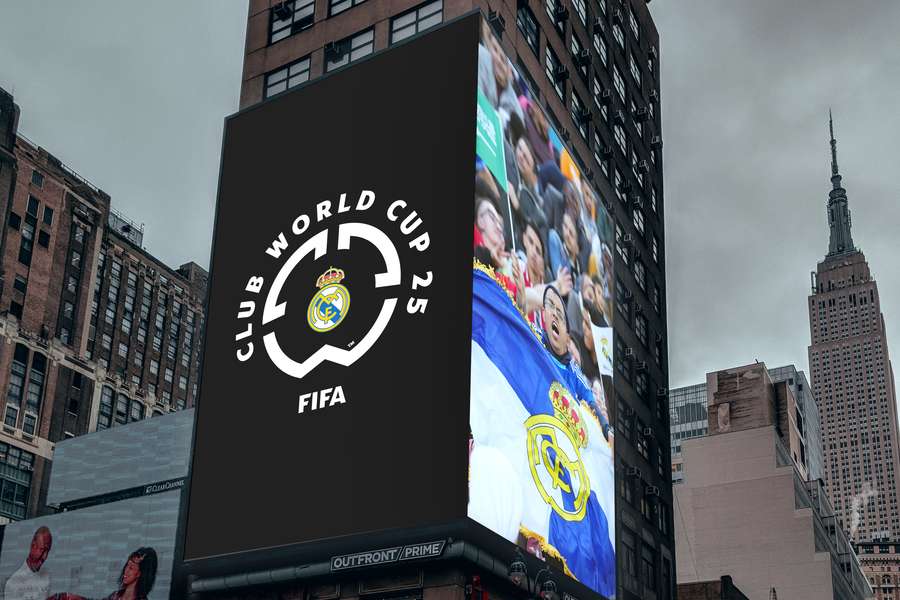 L'emblema della Coppa del Mondo per Club con lo stemma del Real Madrid al centro.