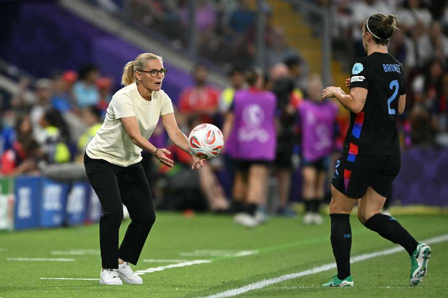 "Nous revoilà !", lance Sarina Wiegman, la sélectionneure anglaise, après la qualification en finale