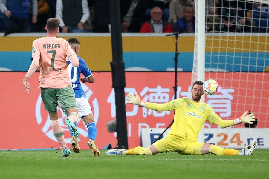 Na Jiřího Pavlenku vyzrál v zápase Hoffenheim – Brémy jen Munas Dabbur.