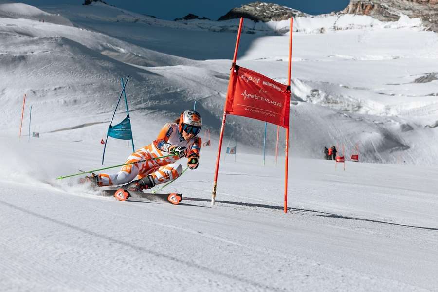 Úvod novej sezóny komplikujú lyžiarom nepriaznivé podmienky. 