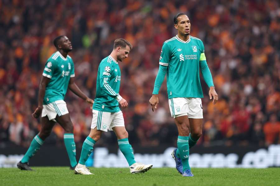 Van Dijk urges calm after Liverpool suffer back-to-back defeats Van Dijk urges calm after Liverpool suffer back-to-back defeats