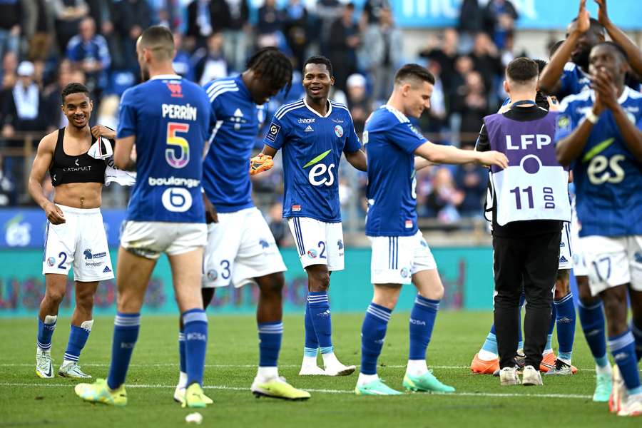 Les Strasbourgeois au coup de sifflet final après la victoire face à Nice.