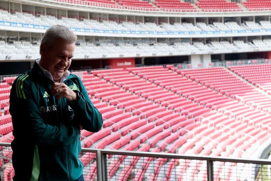 Javier Aguirre, técnico do México, tenta recuperar o interesse da torcida