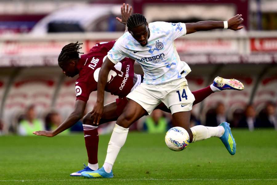 A Inter de Milão desperdiçou uma vantagem de dois gols no segundo tempo