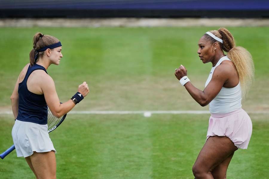 Karolína Muchová a Serena Williamsová na turnaji v Berlíně. Karolína Muchová a Serena Williamsová na turnaji v Berlíně.