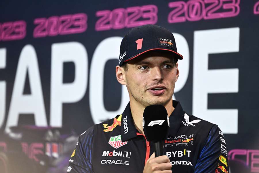 Max Verstappen tijdens de persco in Singapore