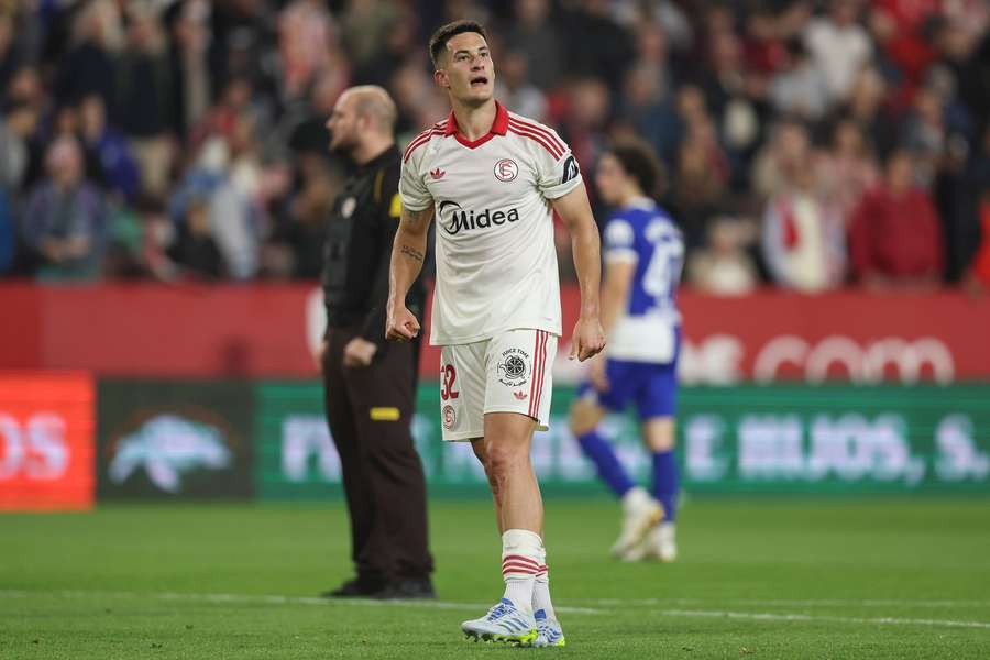 Sevilla confirm Sierra deal; offer new terms to Castrin