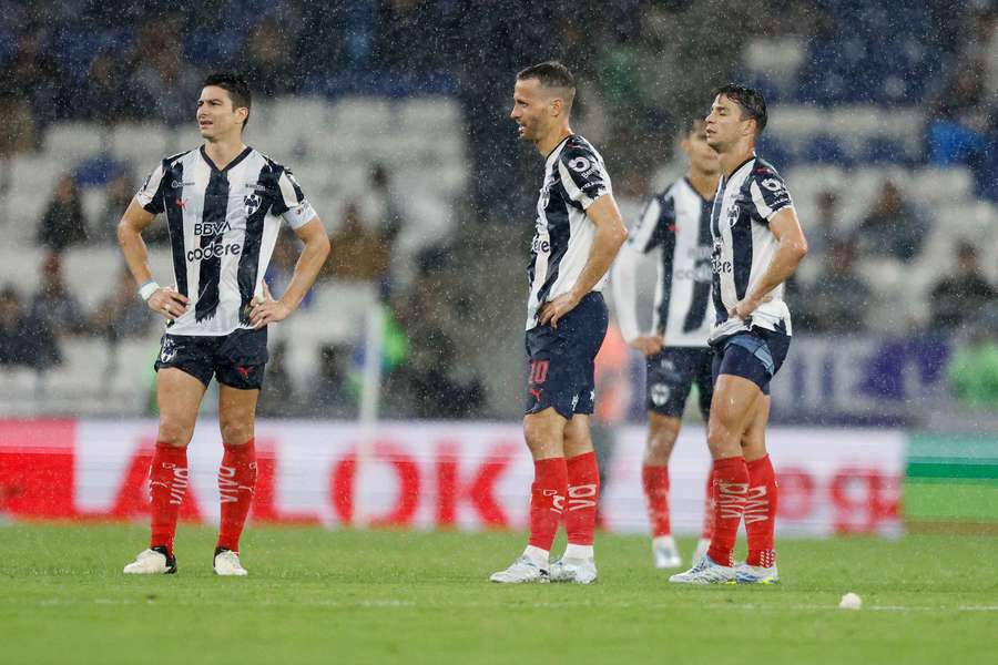 Rayados cae derrotado ante el farolillo rojo