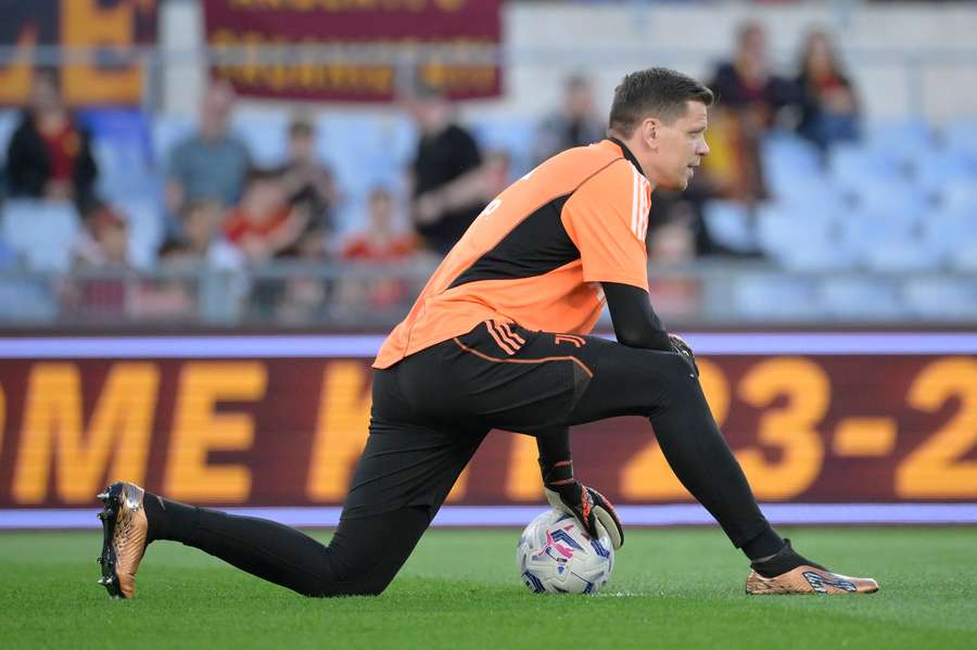 Szczesny si na premiéru musí počkať.