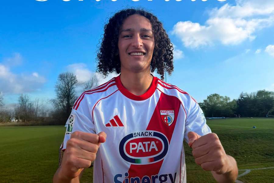 Benaissa com a camisola do Mantova