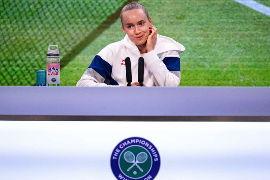 Elena Rybakina op de persconferentie