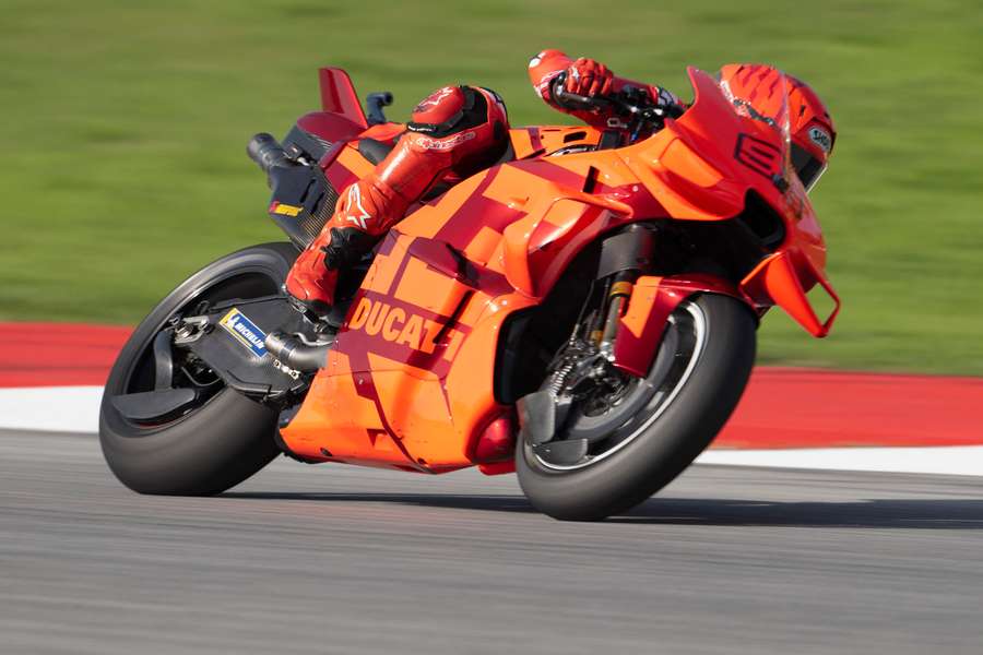 Marc Márquez, na Ducati, durante os testes em Barcelona