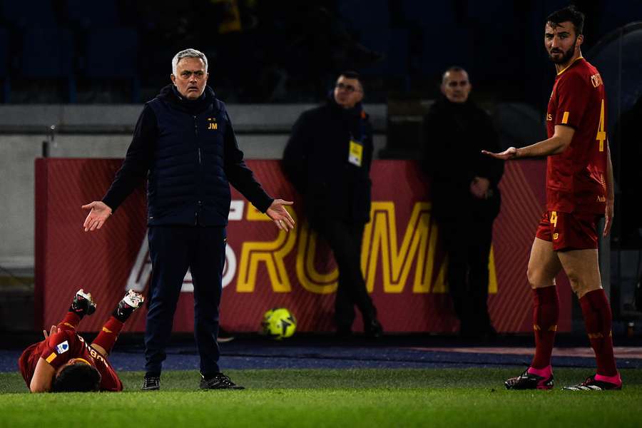 José Mourinho falou dos casos no plantel na conferência após a vitória sobre o Empoli (2-0)