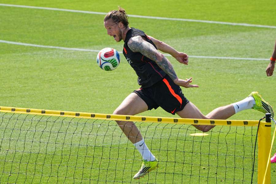 Wout Weghorst in Netherlands training