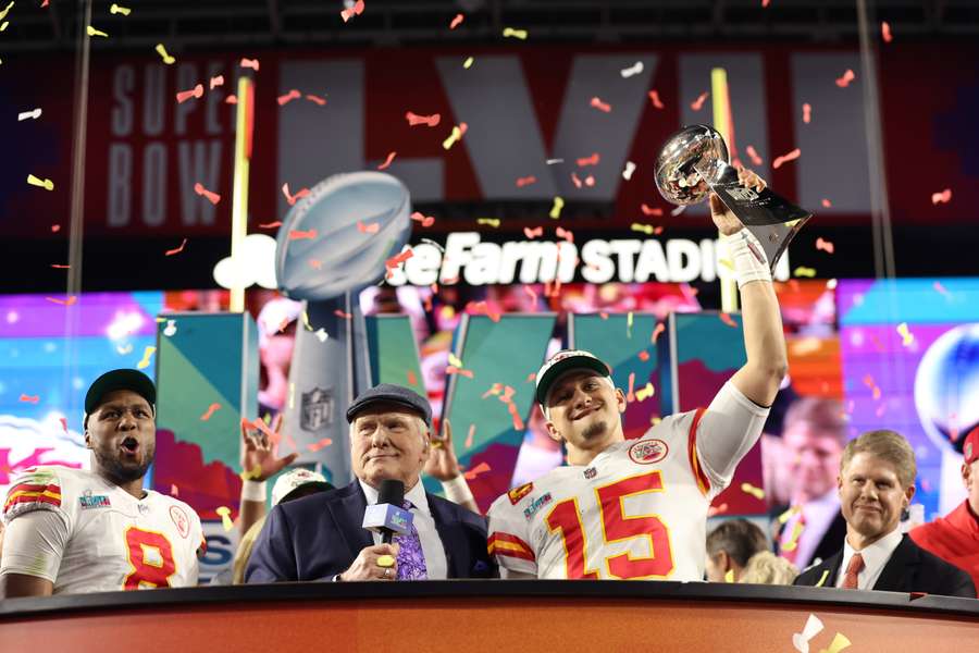 Mahomes holds the Vince Lombardi Trophy