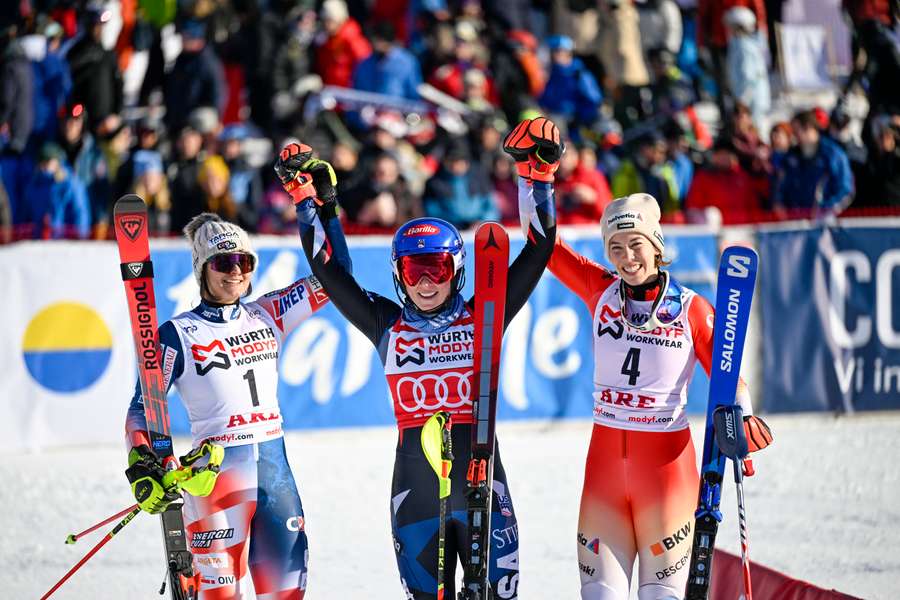 Zrinka Ljutic, Mikaela Shiffrin (midden) en Michelle Gisin