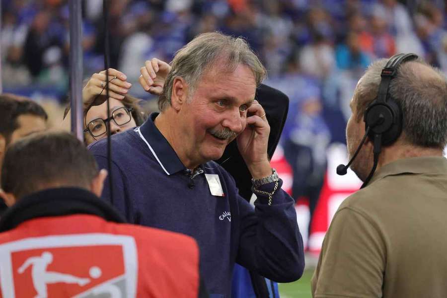 Peter Neururer verfolgt das Geschehen auf Schalke immer noch genau
