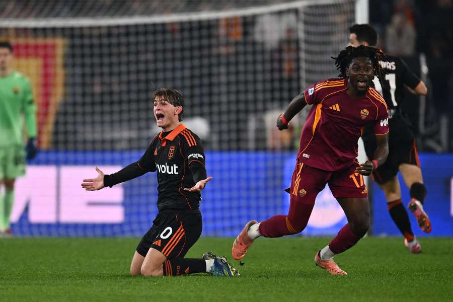 Nico Paz e Koné durante Roma-Como Nico Paz e Koné durante Roma-Como