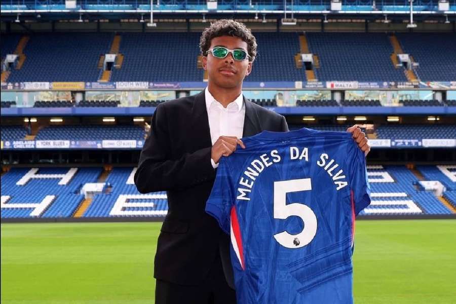 Isago foi gandula da partida entre Chelsea e Benfica
