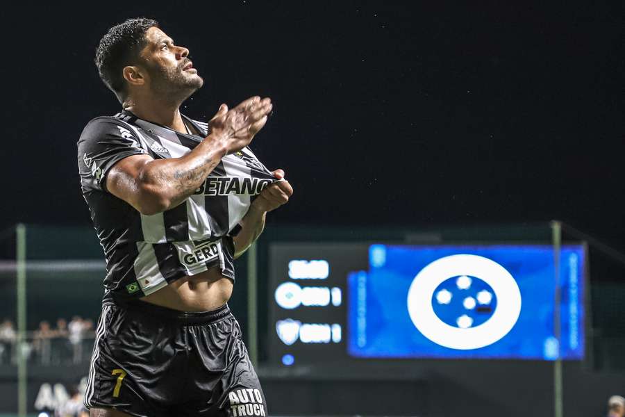 Hulk chegou a quatro gols em quatro clássicos contra o Cruzeiro