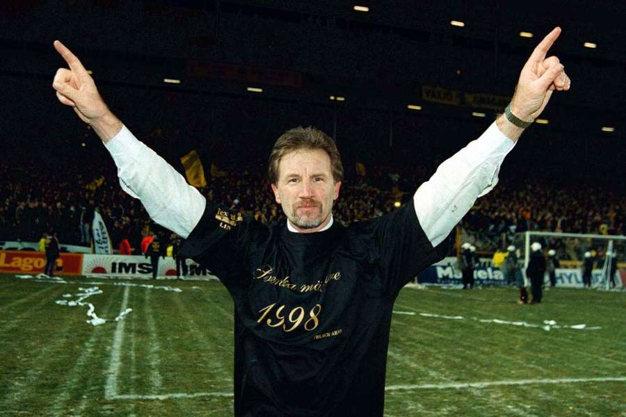 Stuart Baxter festeja em 1998