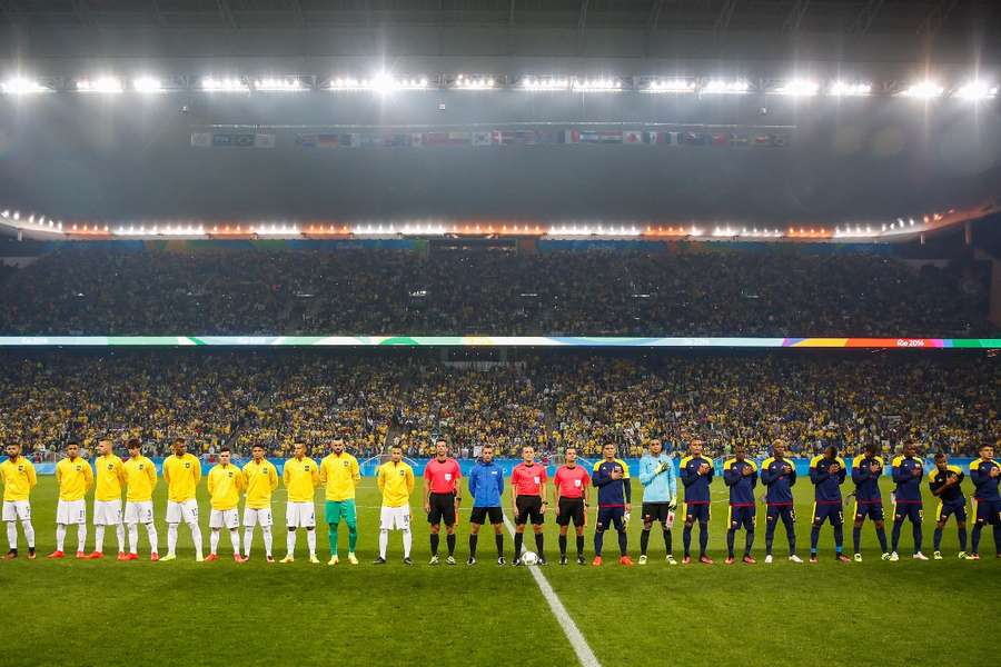 Jogo entre Brasil e Colômbia pelos Jogos Olímpicos do Rio na Arena Corinthians