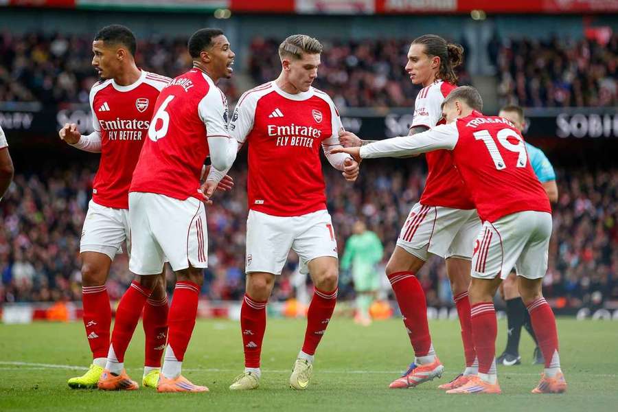 Arsenal dominoval při standardních situacích. Arsenal dominoval při standardních situacích.