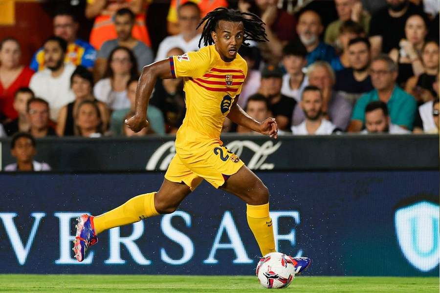 Barcelona defender Kounde responds to injury blow Barcelona defender Kounde responds to injury blow