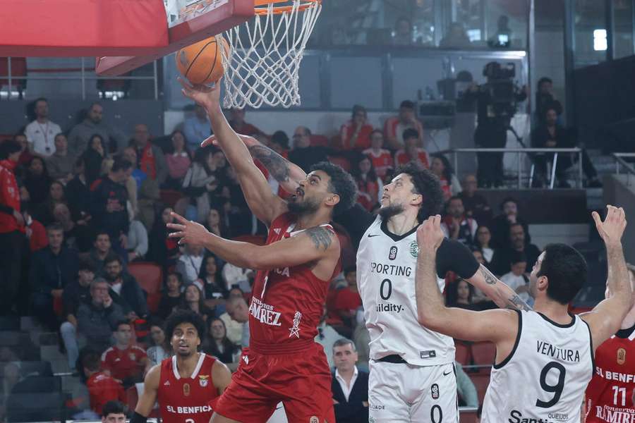 Benfica perdeu dérbi