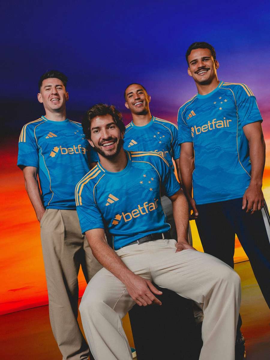 A nova camisa 3 do Cruzeiro