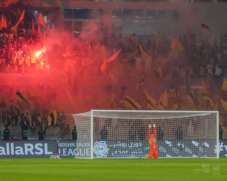 Jogar em casa foi insuficiente para o time do goleiro Marcelo Grohe