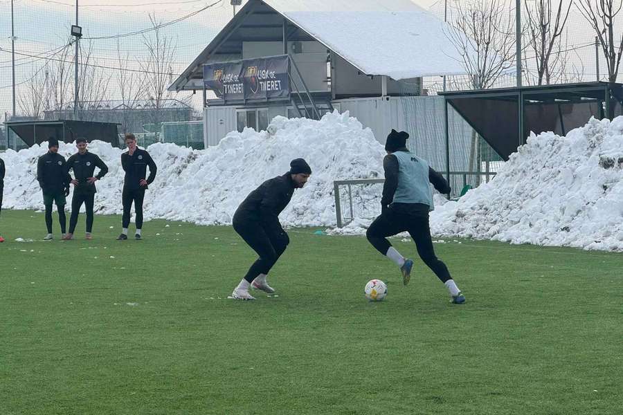Duelul Concordia Chiajna - Corvinul Hunedoara se va mai disputa pe terenul sintetic al Centrului Național de Fotbal Buftea