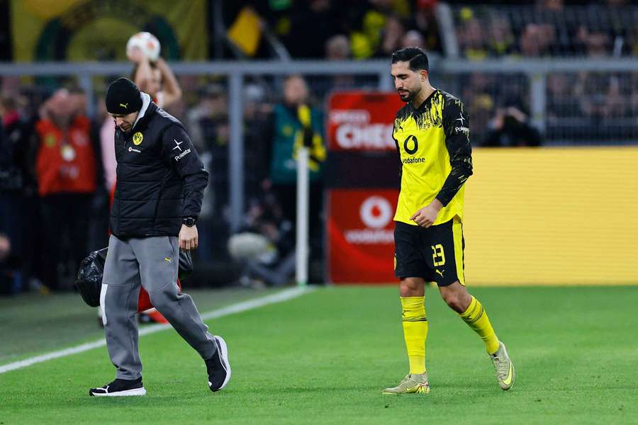 Emre Can, retirándose del Dortmund-Bayern lesionado de gravedad Emre Can, retirándose del Dortmund-Bayern lesionado de gravedad